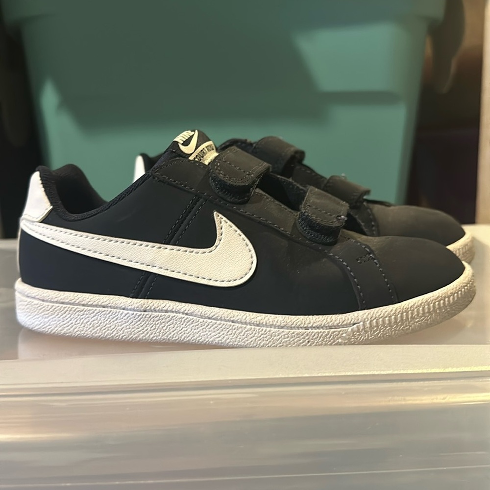 Nike kids Court Royale sneakers, like new
